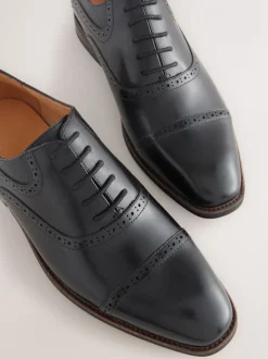 Zwart - Oxford-schoenen met neusstuk