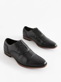 Zwart - Oxford-schoenen met neusstuk