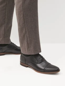 Zwart - Oxford-schoenen met neusstuk
