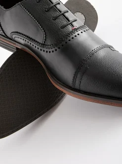 Zwart - Oxford-schoenen met neusstuk