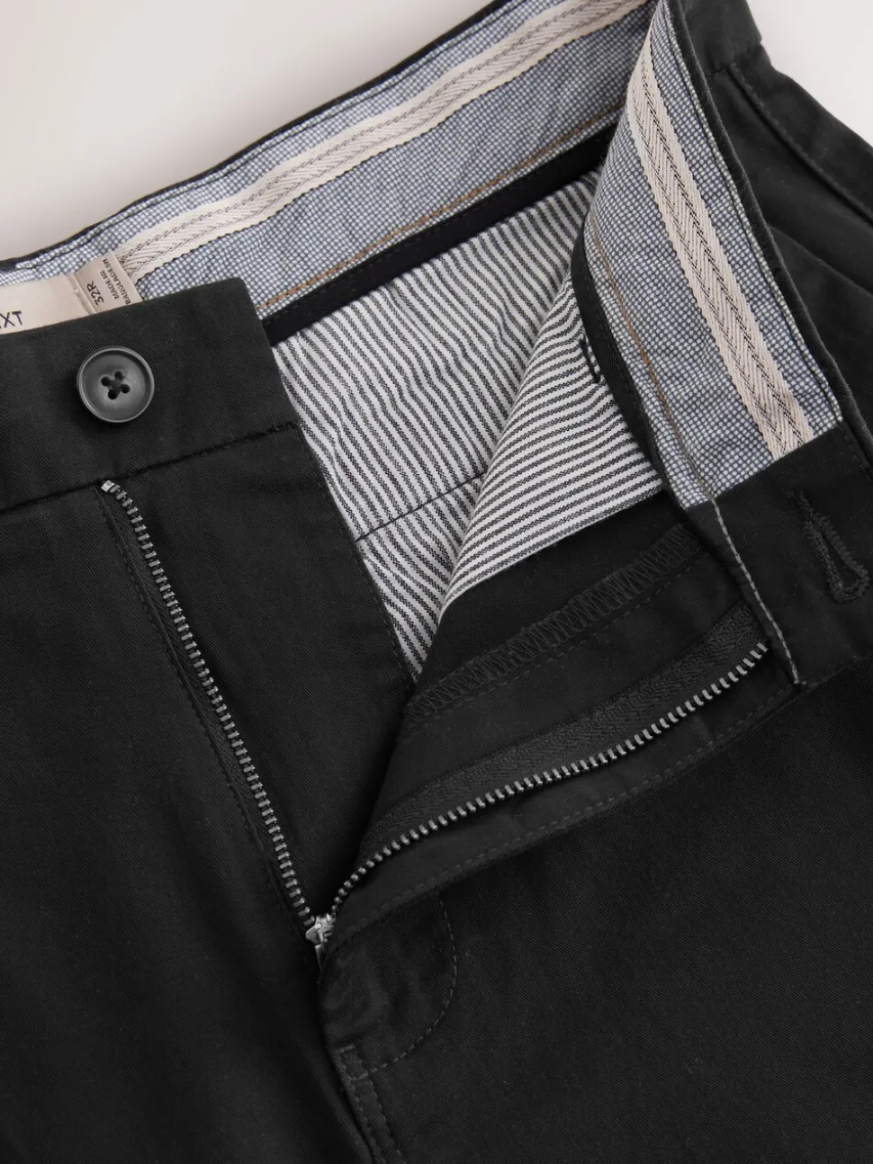 Zwart - Relaxed fit - Chinoshort met stretch