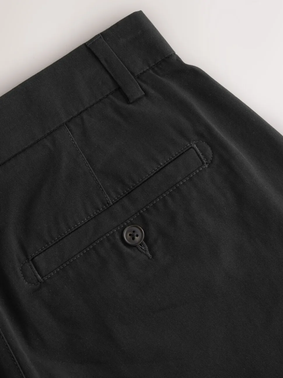 Zwart - Relaxed fit - Chinoshort met stretch