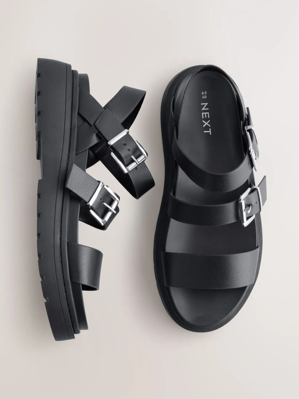 Zwart - Sandalen met dikke zool en gesp