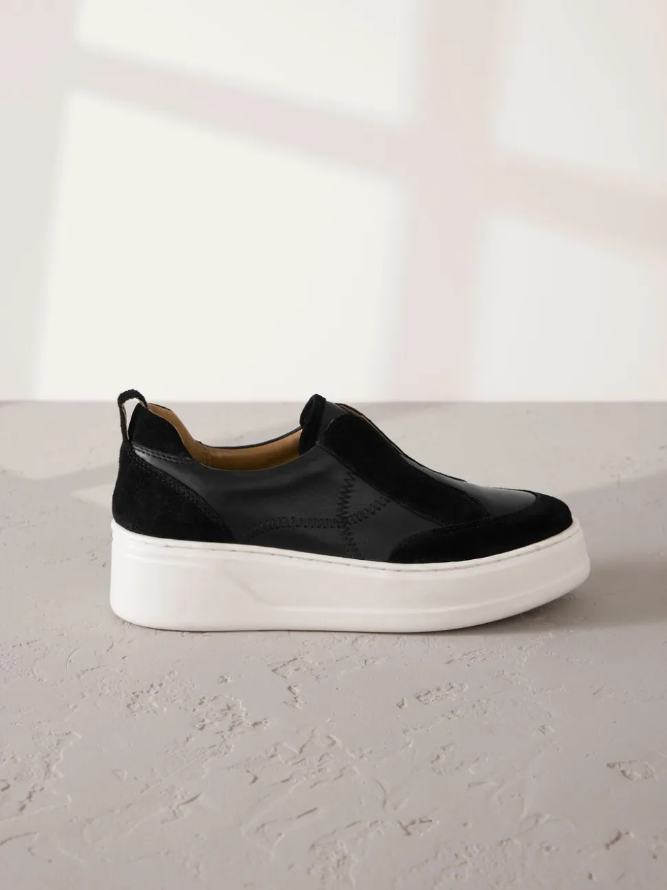 Zwart - Signature leren instapsneakers met dikke zool en plateauzool