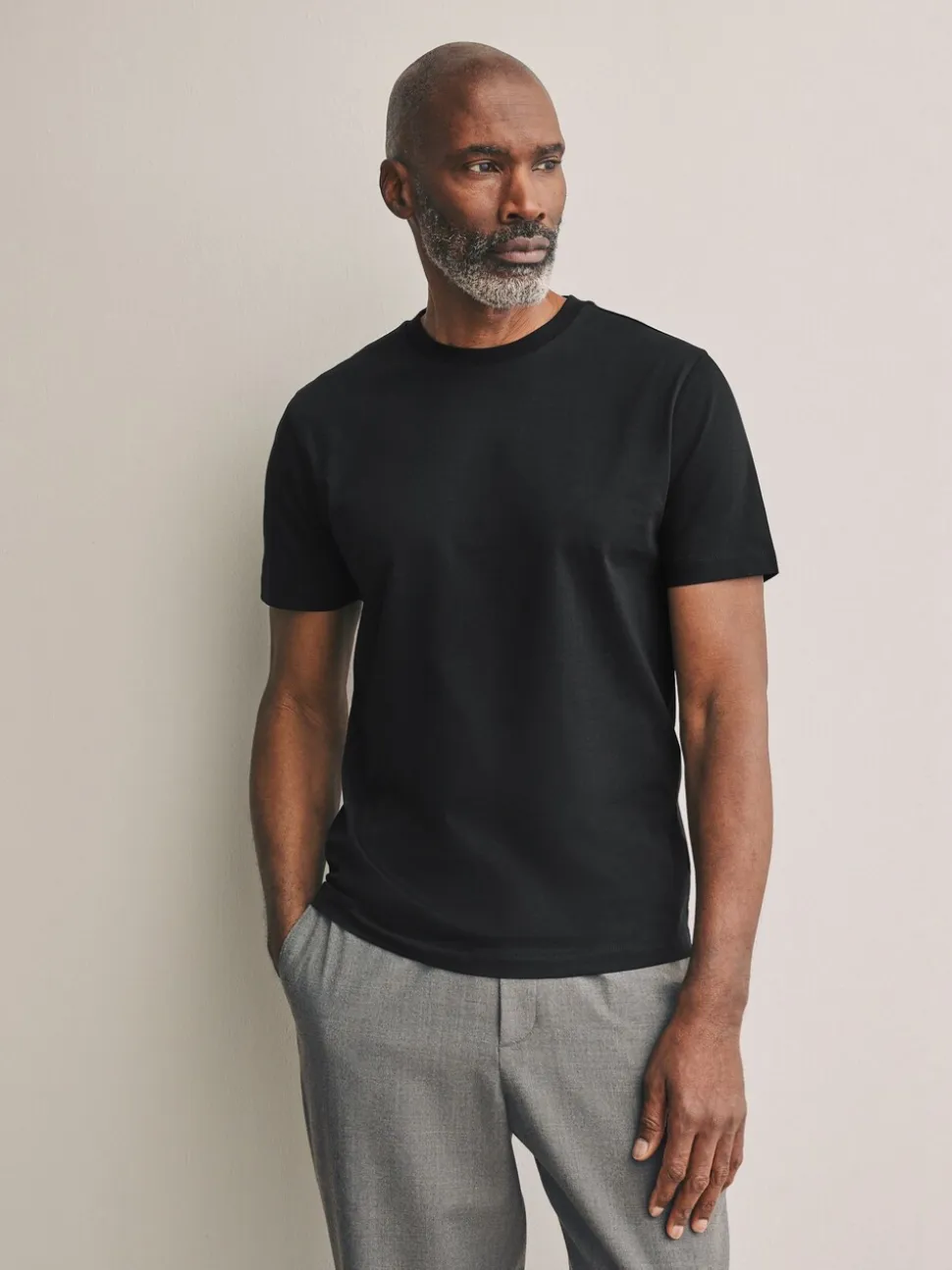 Zwart - Slim Fit - Signature SUPIMA® katoenen T-shirt met ronde hals