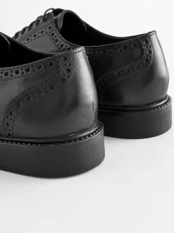 Zwart - Standaard pasvorm - Leren derby-brogues