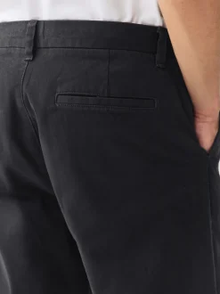Zwart - Standaard toelopende pasvorm - Stretchy chino