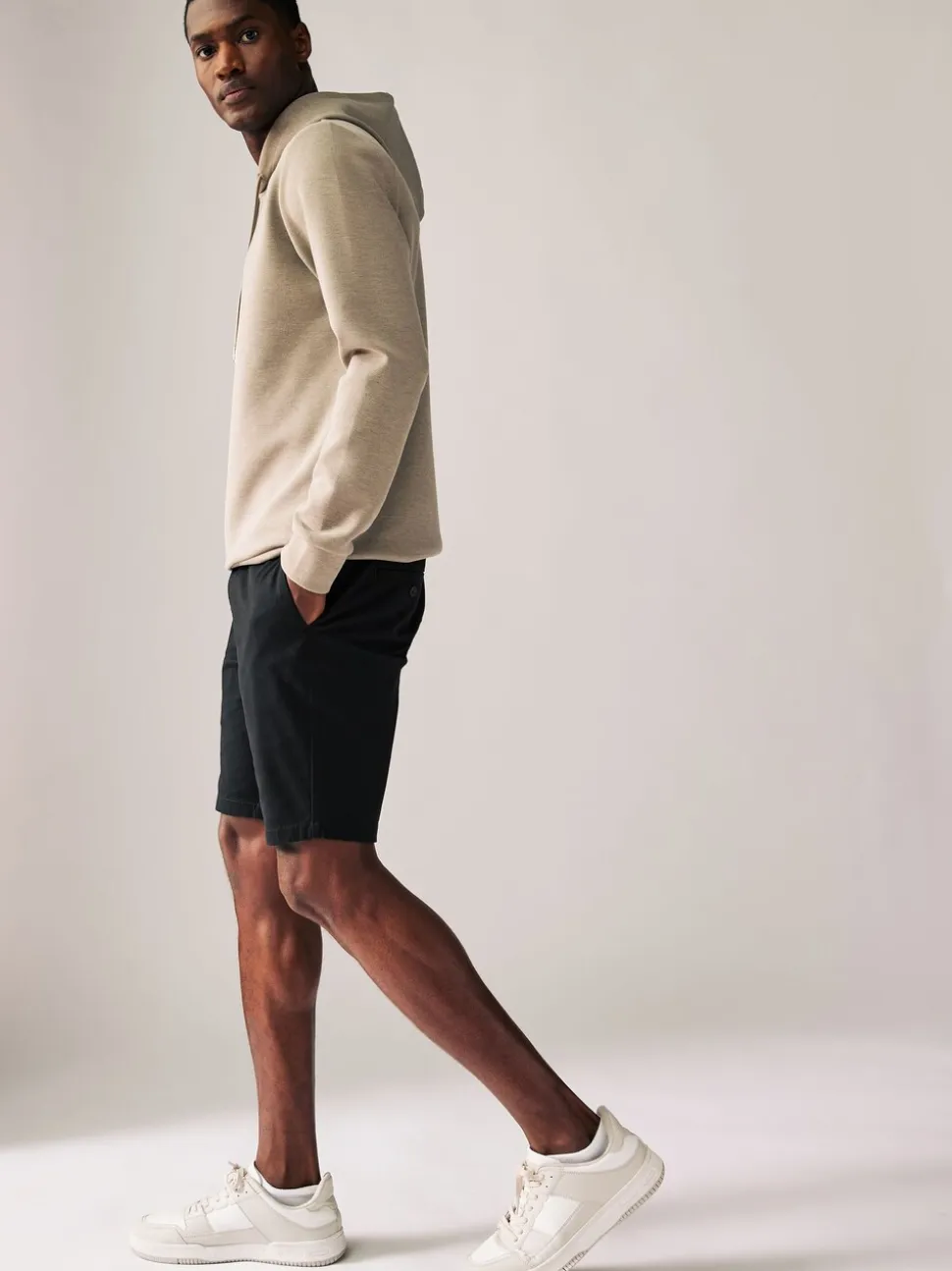 Zwart - Strakke Pasvorm - Chinoshort met stretch