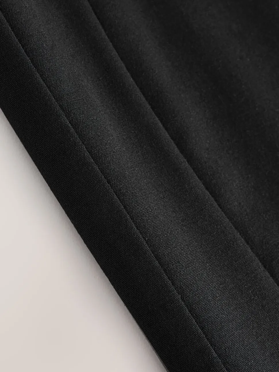 Zwart - Tailored Pencil Skirt With Wool