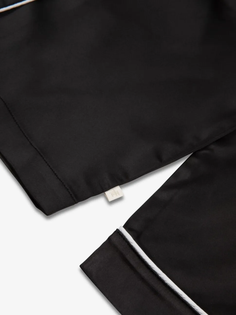 Zwart - The Little Tailor Satijnen Kinder Kerstmis Pyjama's met Knoopsluiting