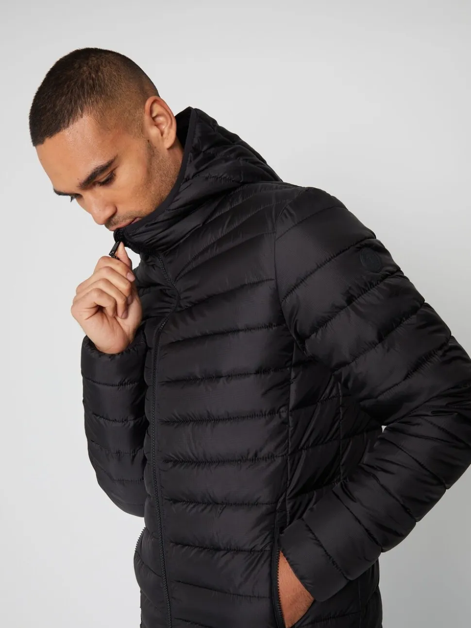 Zwart - Threadbare gewatteerd waterafstotend jack met capuchon en matte afwerking