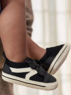 Zwart - Touch Fastening Baby Trainers (0-2mths)