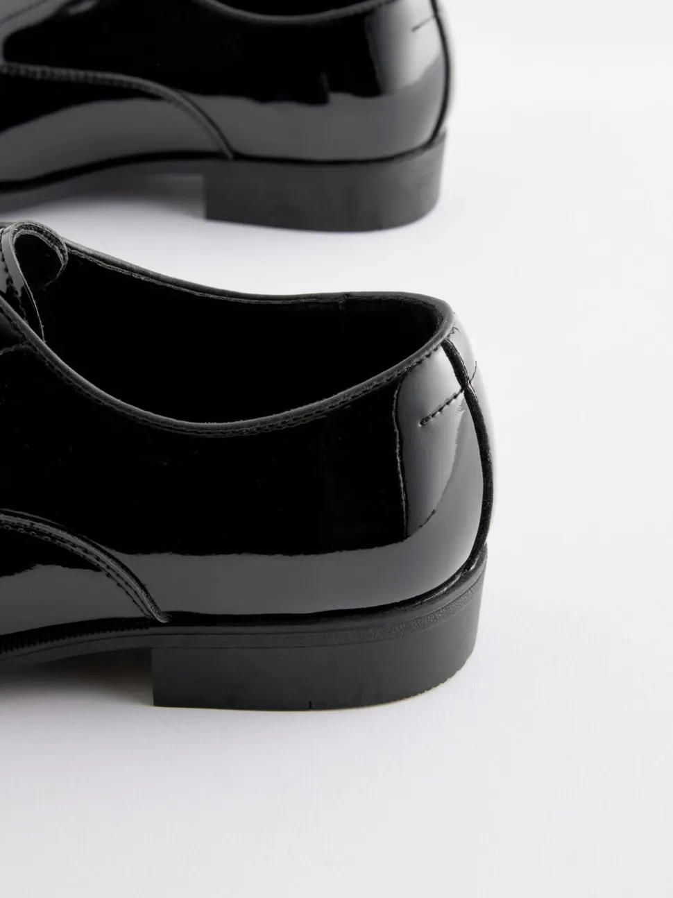 Zwart - Wijde pasvorm - Lakleren Oxford-schoenen met neusstuk
