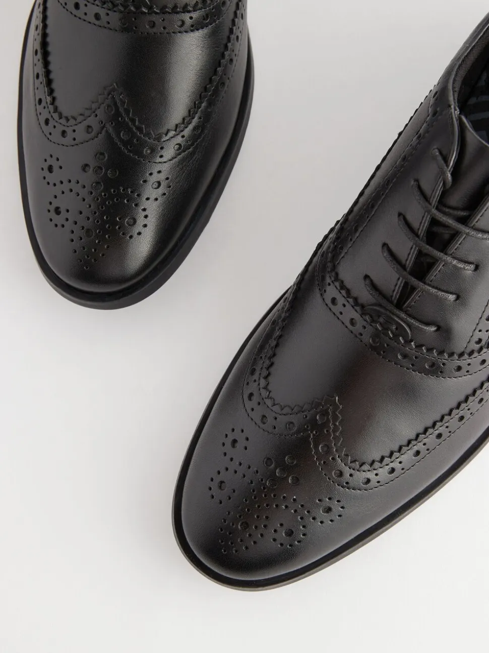 Zwart - Wijde pasvorm - Leren Oxford brogues