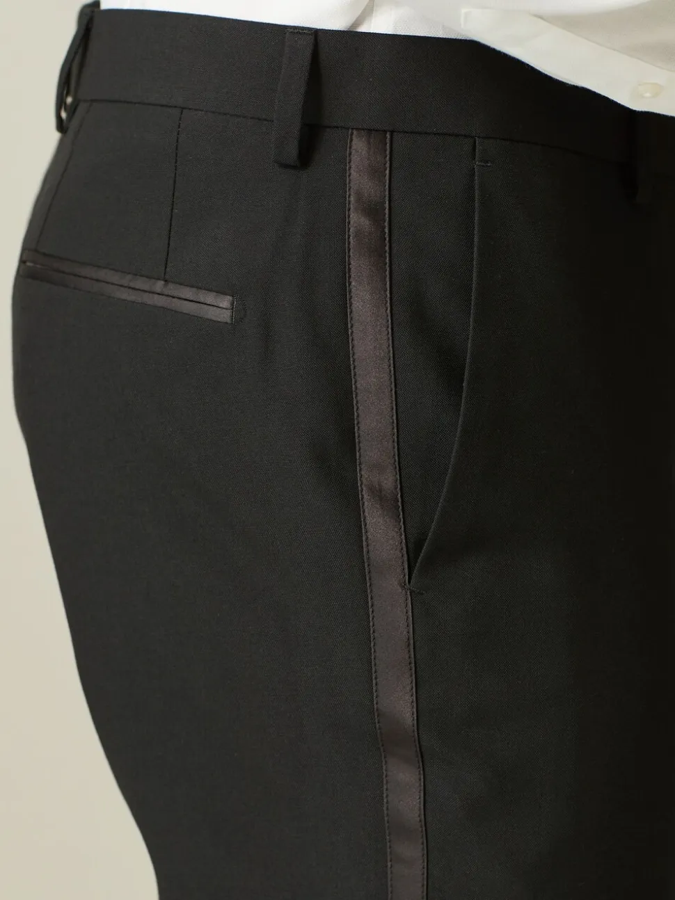 Zwart met bies - Tailored fit - Pantalon in smokingstijl
