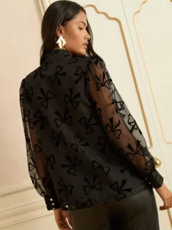 Zwarte Fluwelen Strik - Love & Roses blouse met lange mouwen en striksluiting