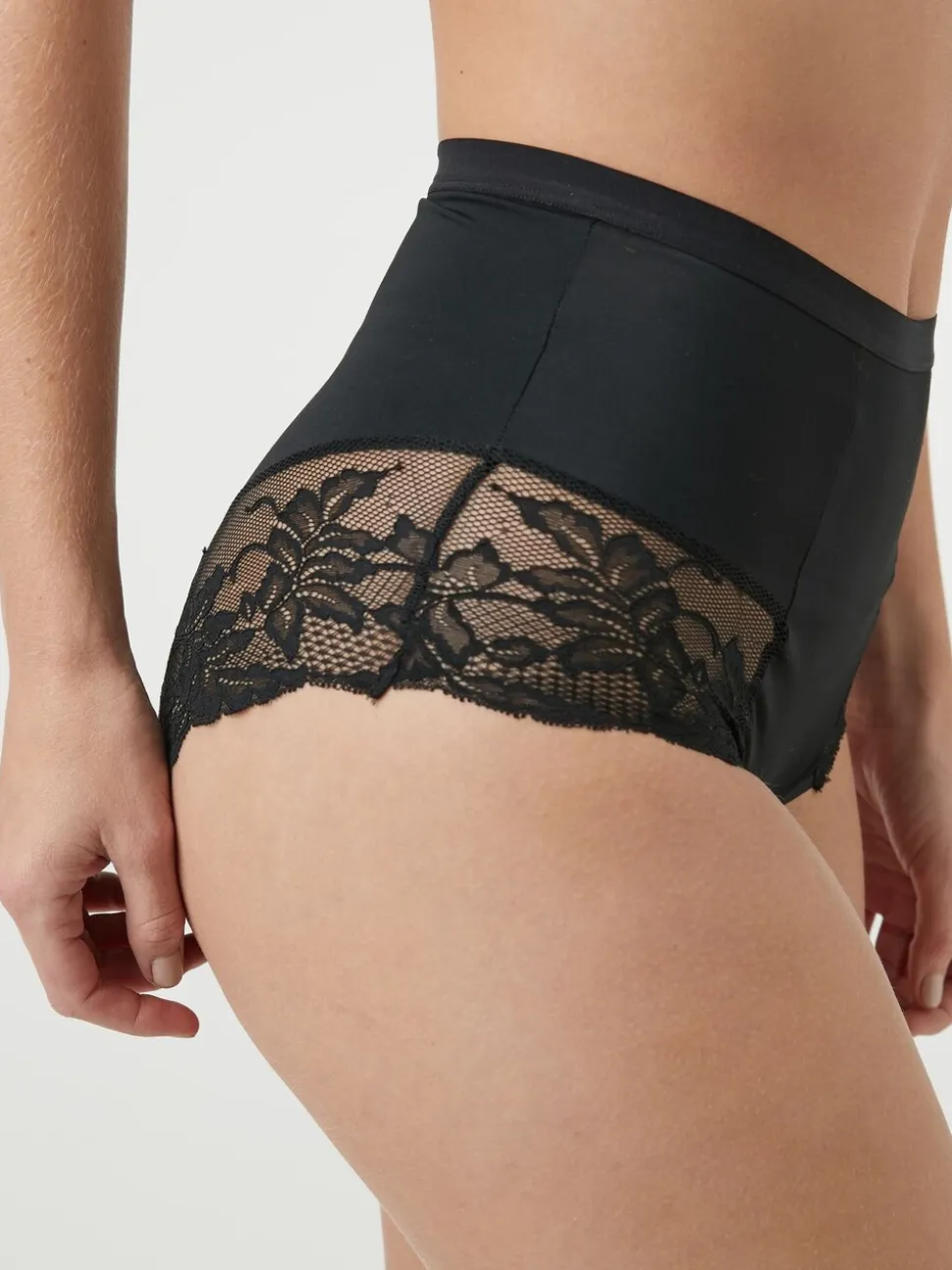 Zwart/praline huidskleur - Verpakking van 2 Braziliaanse slipjes met kanten achterkant en buikcorrigerend effect en print