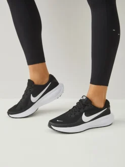 Zwart/wit - Nike Revolution 8 hardloopschoenen